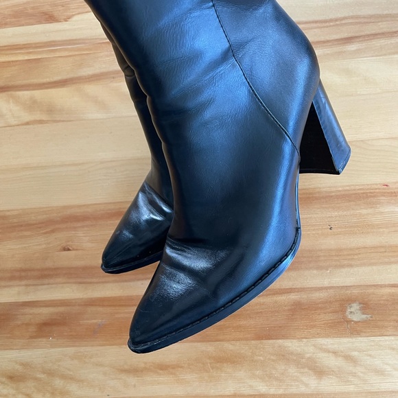 Express vegan leather pointed toe booties size 6 - Picture 4 of 14